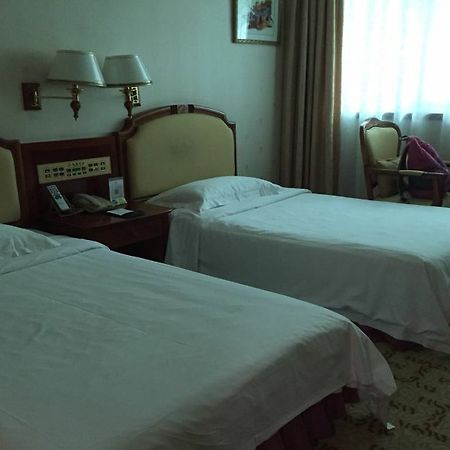 Phoenix Hotel Nanning Exterior photo